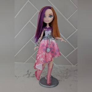 Ever After High Poppy O'Hair Fairest On Ice Doll